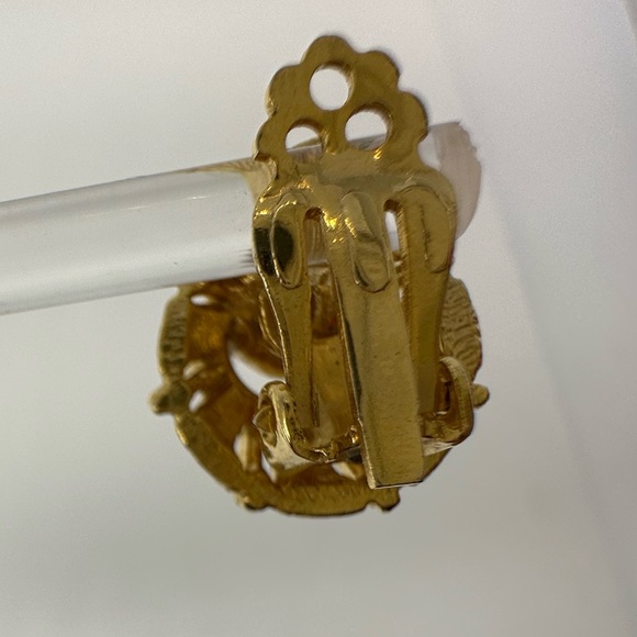 VINTAGE FAUX PEARL 80’s 90’s vibe GOLDTONE CLIP EARRINGS‎ - Picture 11 of 11